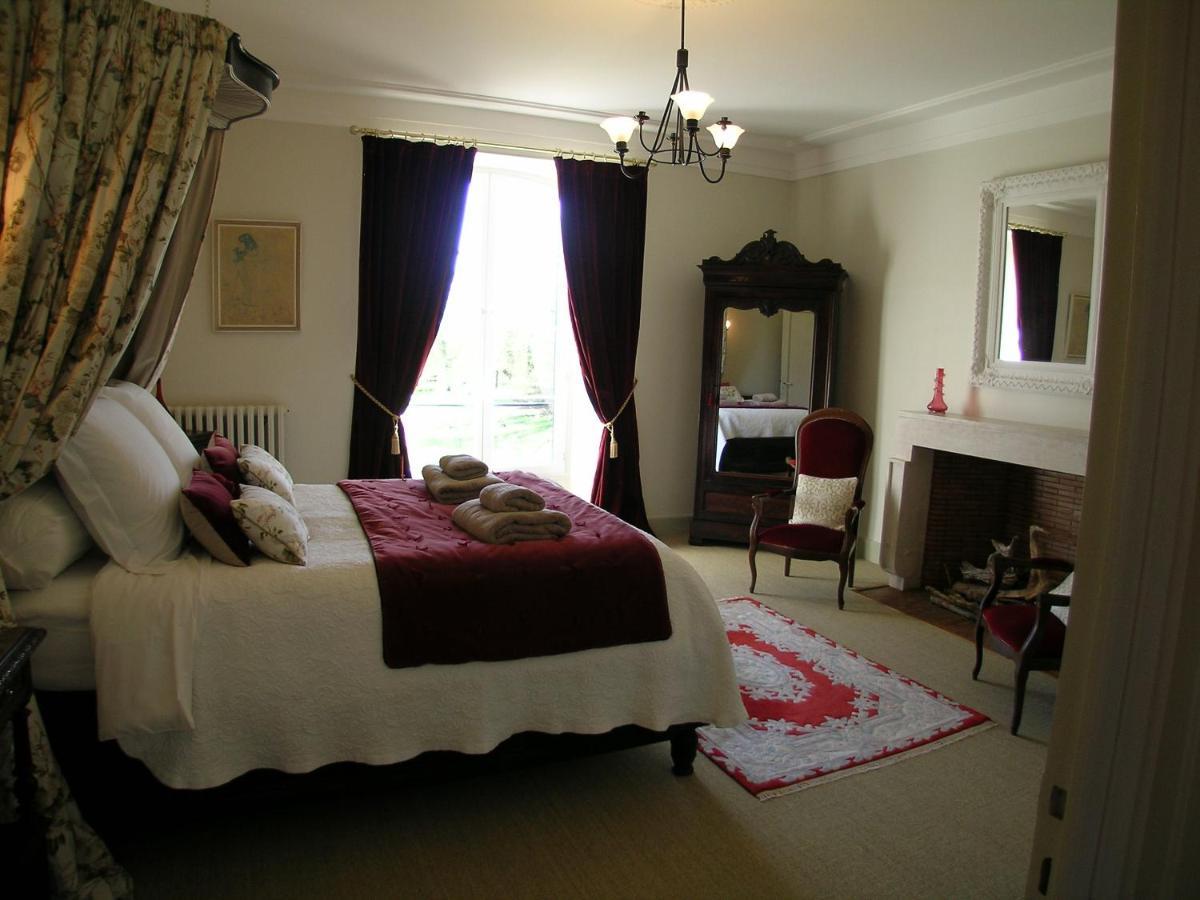 Chateau Du Bourbet Cherval エクステリア 写真