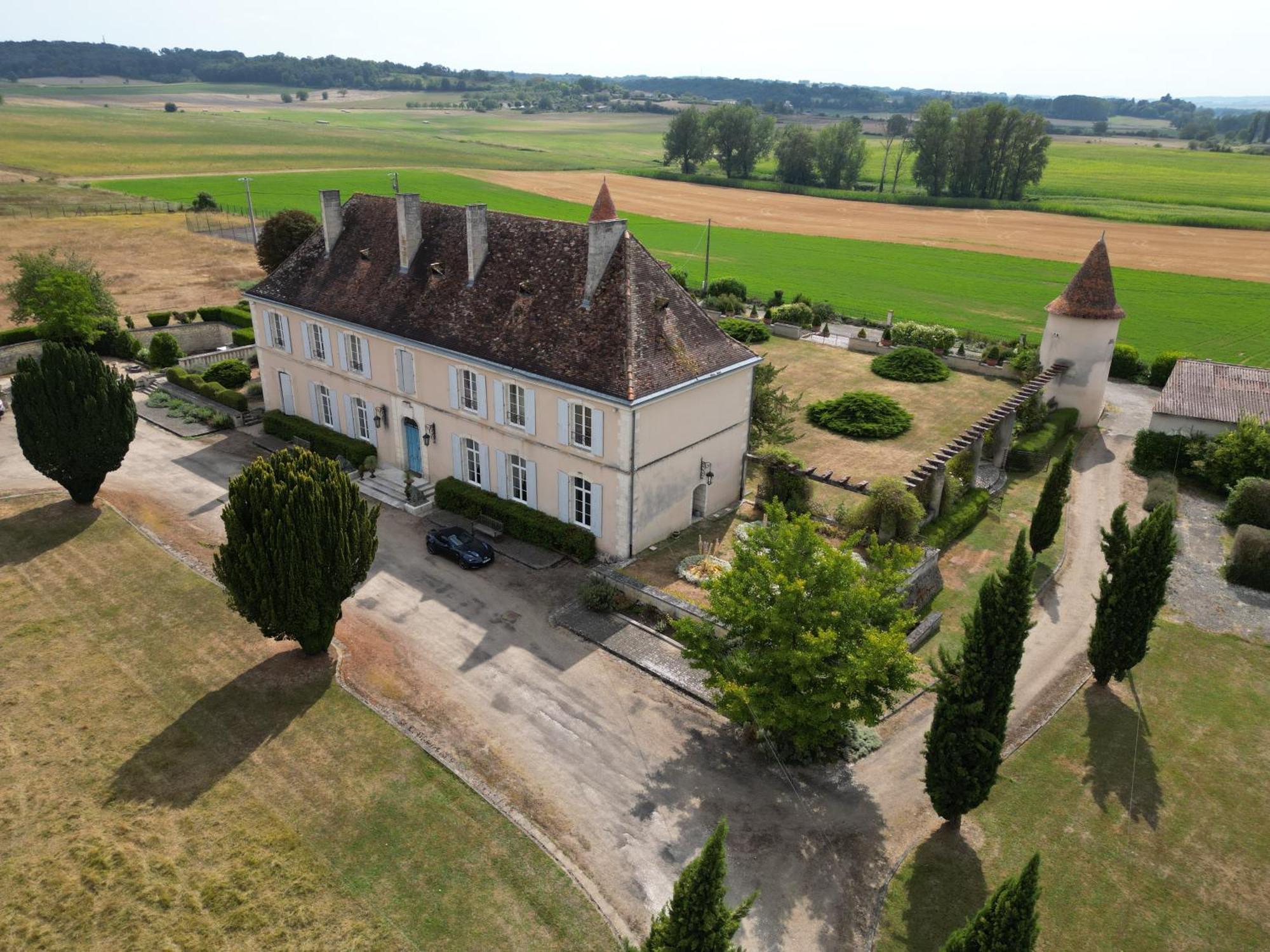 Chateau Du Bourbet Cherval エクステリア 写真